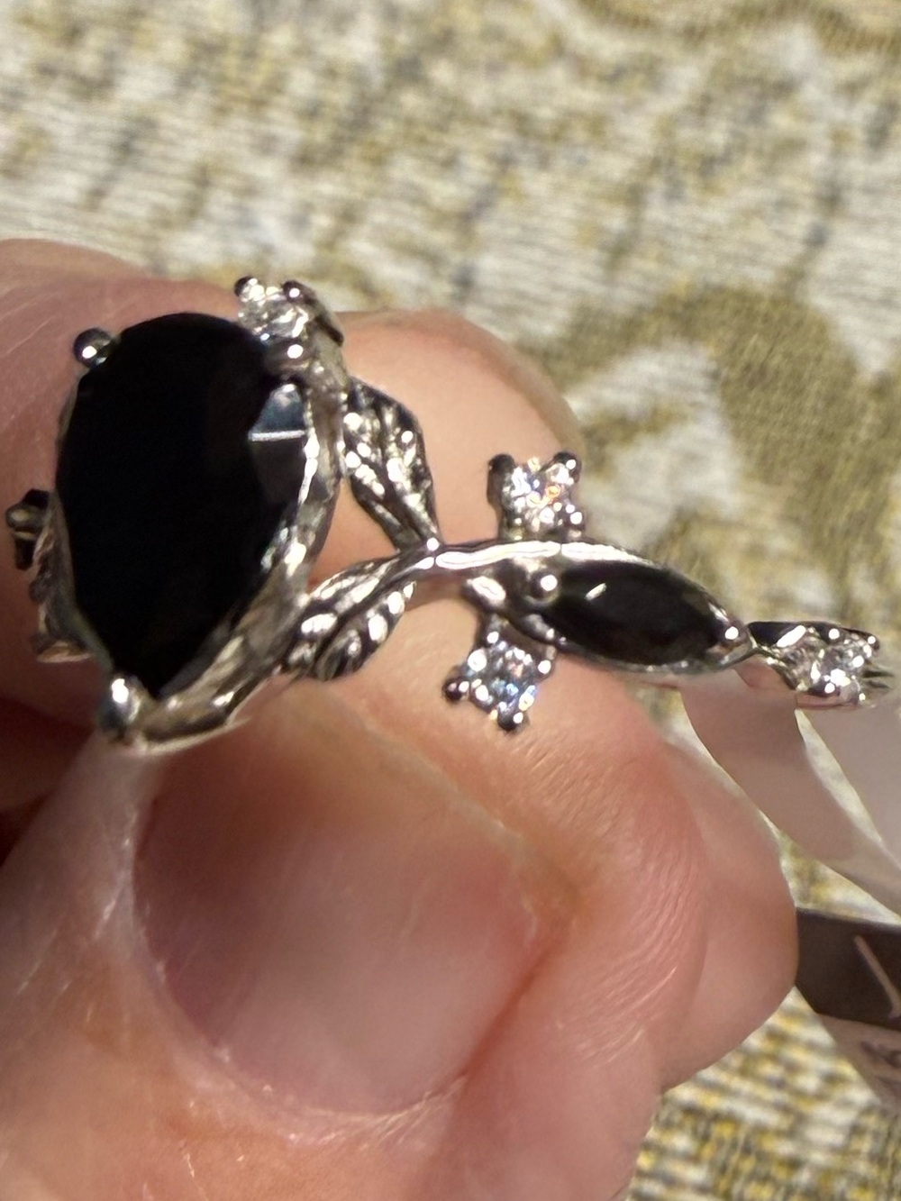 GORGEOUS NWT RING – SIZE 7.5 💍 - Picture 3 of 4